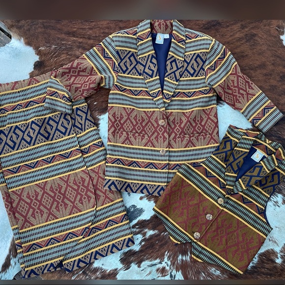 Stunning Vintage Western Native Design 3 Piece Ascente Sport Women’s Ensemble M